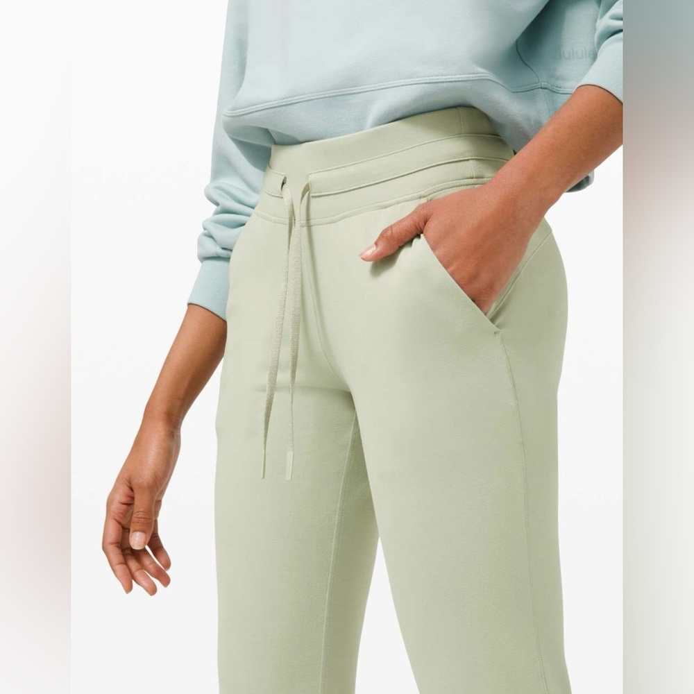 (NWOT) Lululemon Ready to Rulu Jogger 7/8 - Picture 3 of 8